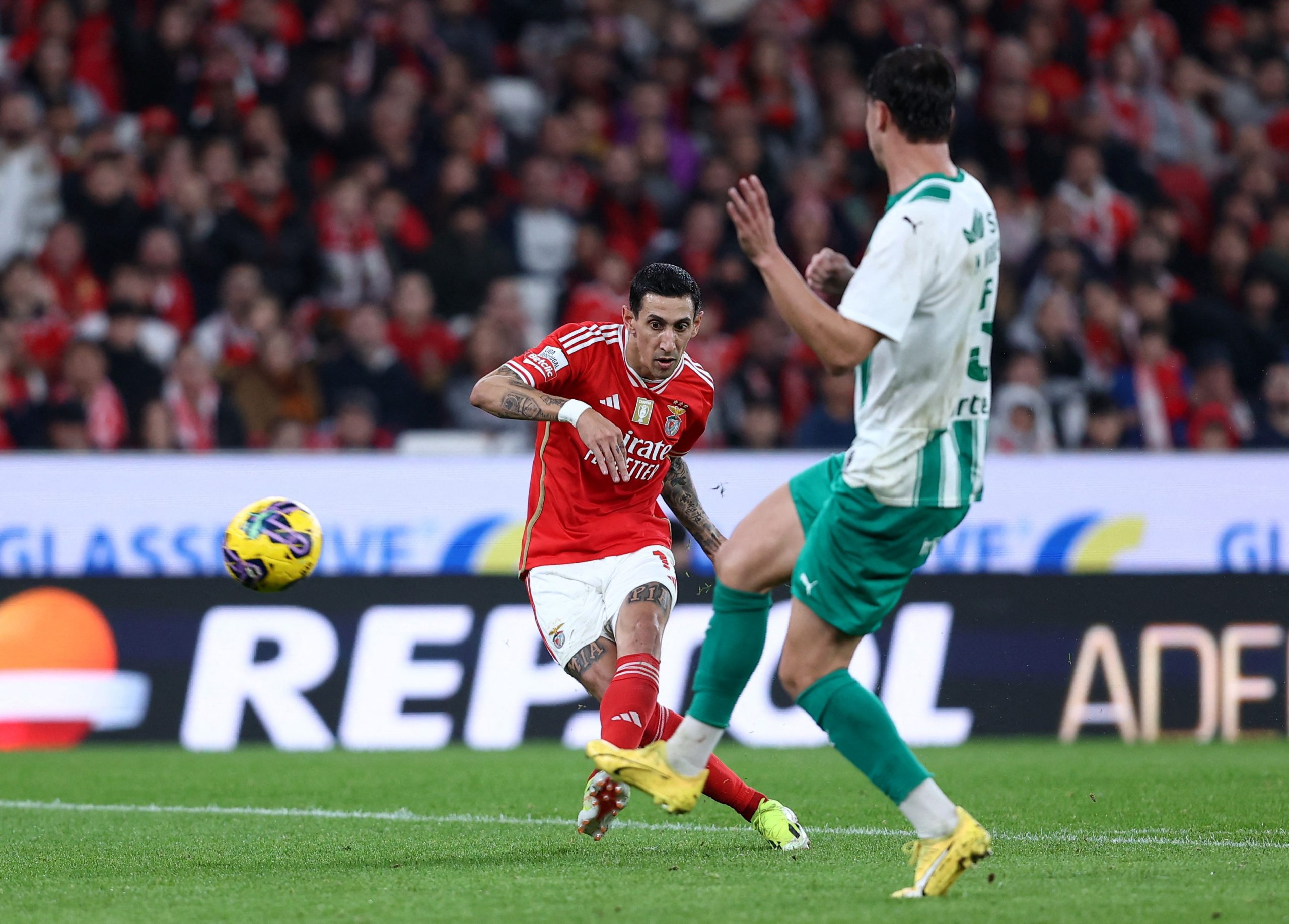 El Golazo De Ngel Di Mar A Para La Goleada De Benfica