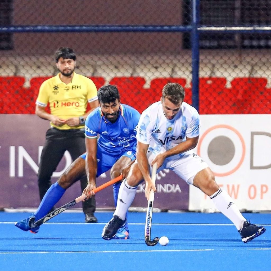 HOCKEY: LOS LEONES VENCIERON A INDIA EN LOS PENALES