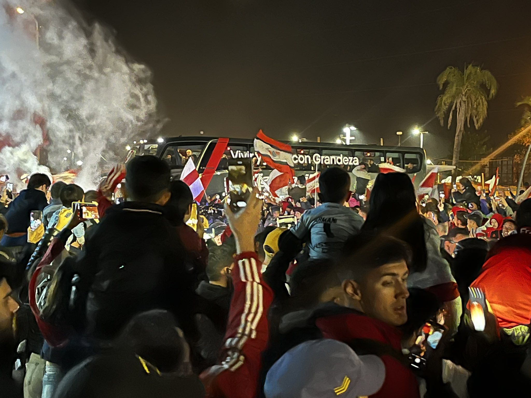 COPA ARGENTINA RIVER LLEG A CHACO Y FUE RECIBIDO POR UNA MULTITUD