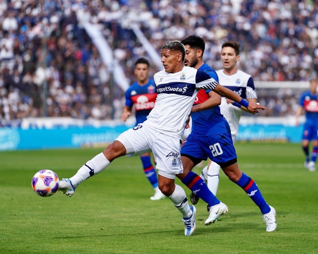 GIMNASIA CAYÓ FRENTE A TIGRE Y NO PUDO SUBIRSE A LA CIMA