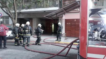 INCENDIO EN CABALLITO: CUATRO PERSONAS AFECTADAS POR INHALACIÓN DE HUMO