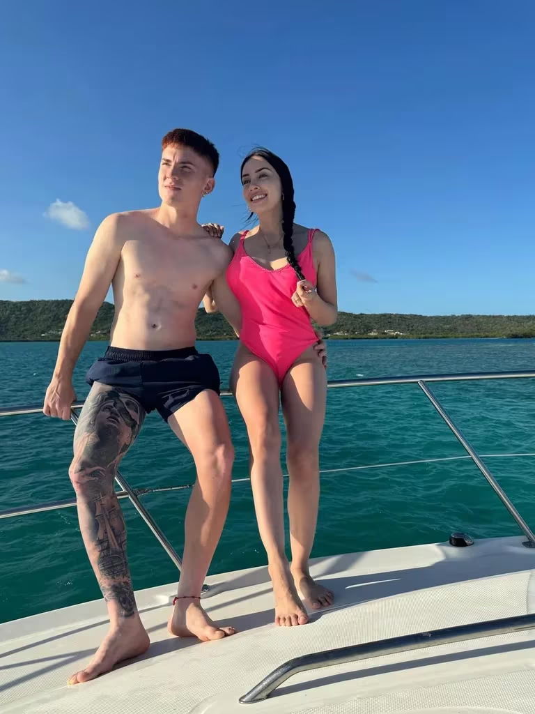 Las románticas fotos que compartió Colo Barco con su novia