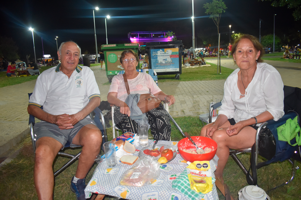 Así se vivió la segunda jornada de "Cine al Río" en la Costanera Alta