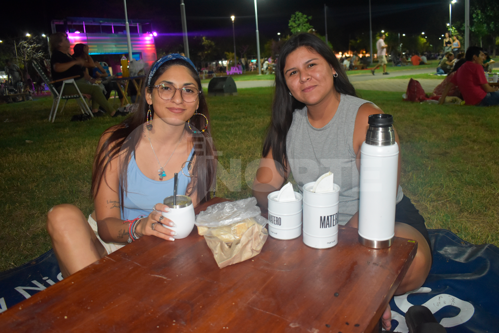 Así se vivió la segunda jornada de "Cine al Río" en la Costanera Alta