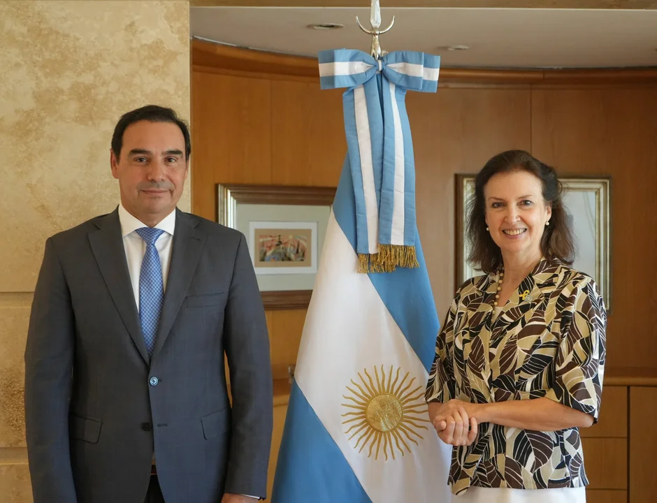Valdés se reunió con Mondino y abordaron el conflicto limítrofe con Paraguay