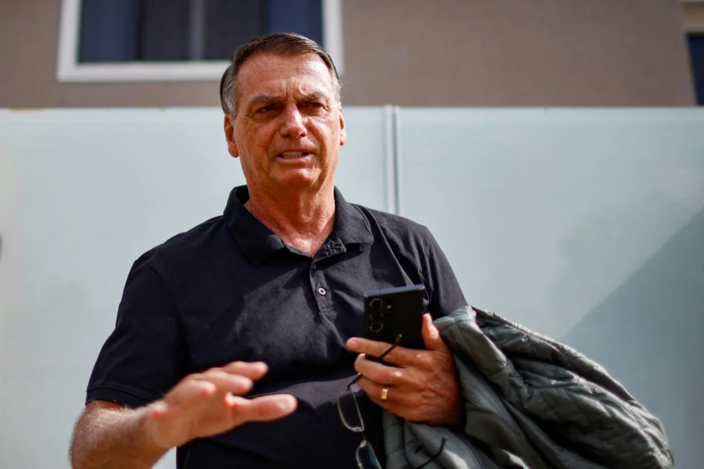 Bolsonaro pasó dos noches en la embajada húngara tras retención de pasaporte