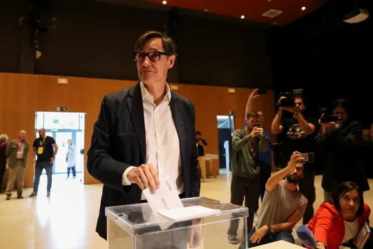 Triunfo socialista en las elecciones regionales de Cataluña