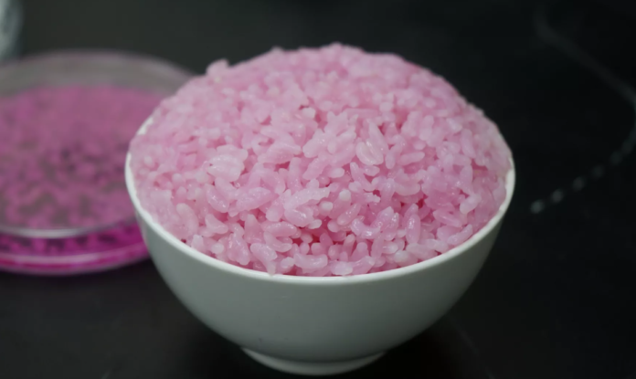 Súper arroz rosa: proteína animal y vegetal en lo que llaman “el alimento del futuro”