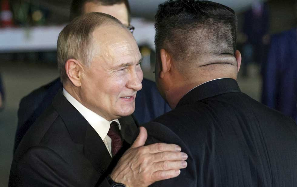 El abrazo entre Putin y Kim Jong Un en Corea del Norte: prometen un nuevo mundo multipolar