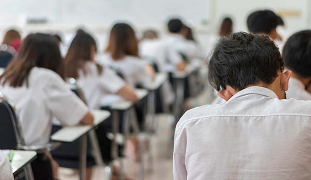 Polémica por la eliminación de la repitencia en Secundaria: qué dicen los especialistas