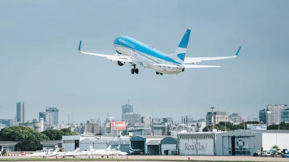 Aerolíneas Argentinas aumenta un 25% su oferta de vuelos a Brasil