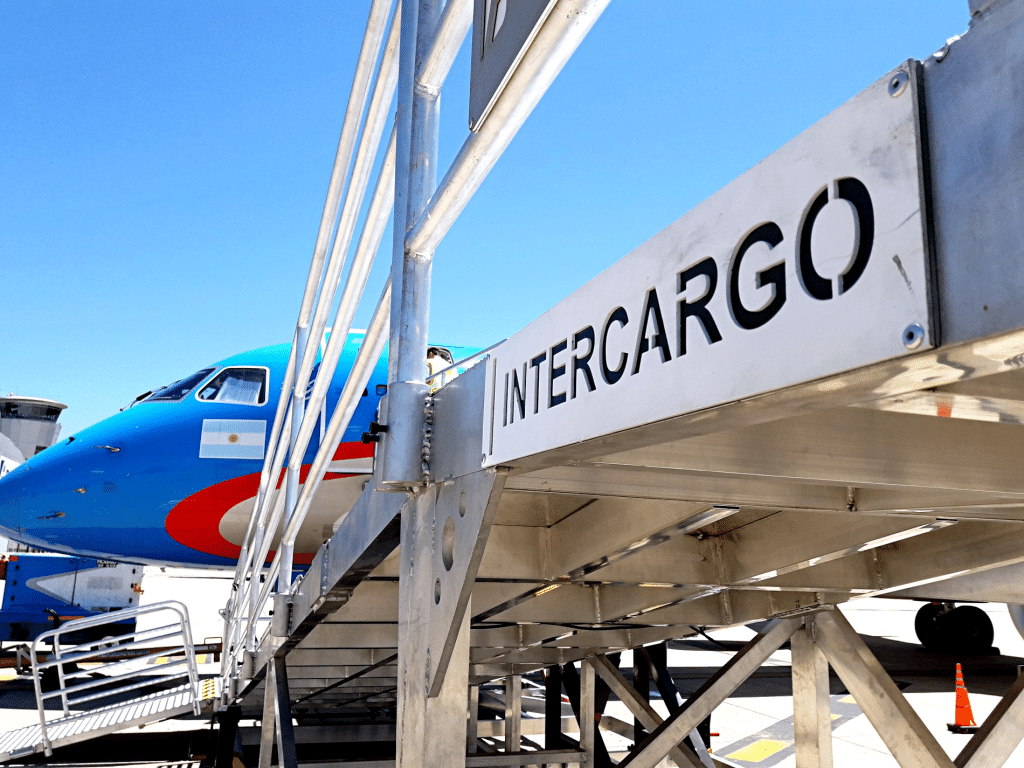 Dos maleteros de Intercargo fueron despedidos por realizar su tarea con negligencia