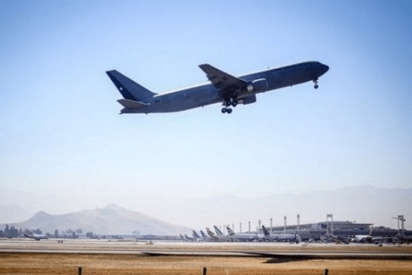 Aerolíneas estadounidenses cancelan más de 1.000 vuelos por el huracán Helene