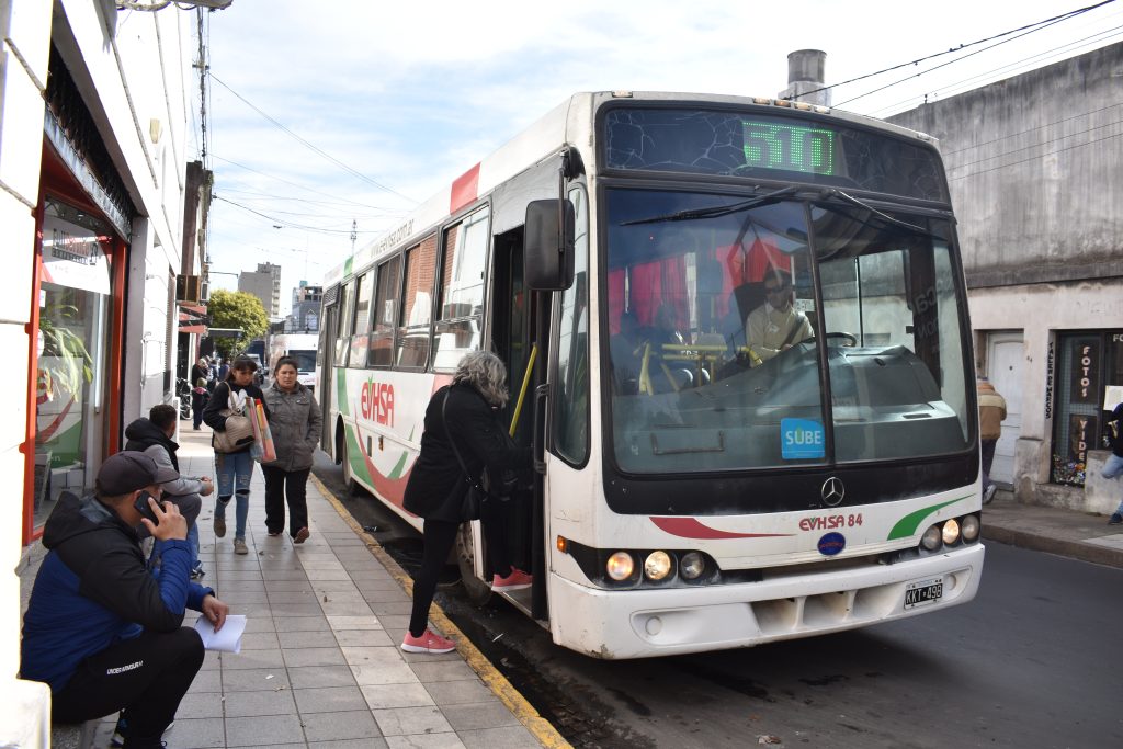 Boleto de colectivo: una tarifa elevada y a la vez retrasada en San Nicolás