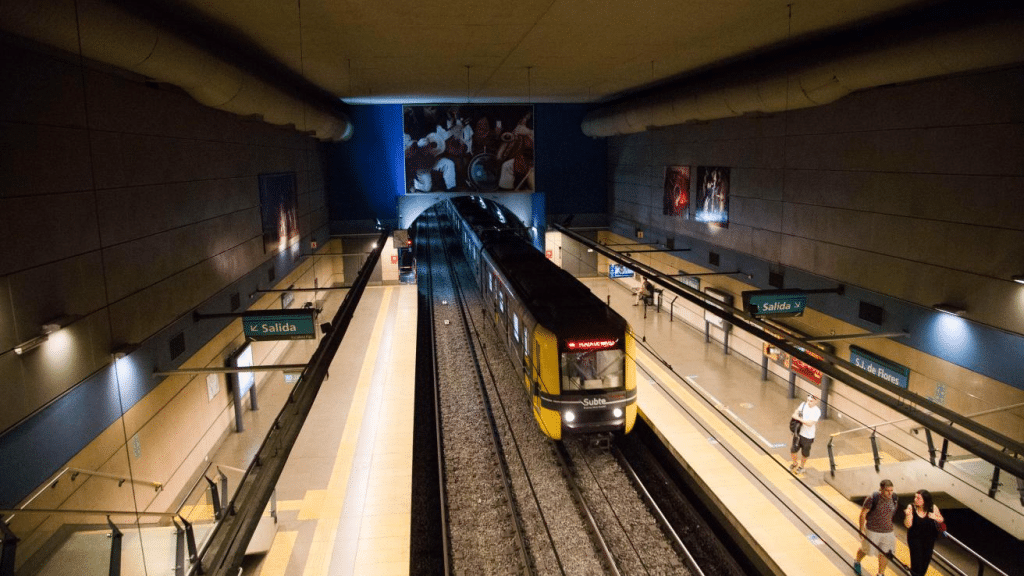 Policía Pistolas Taser subte