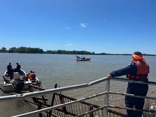 buscan joven río paraná