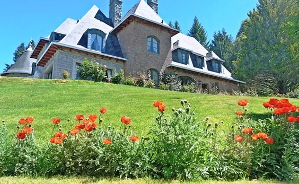 El misterioso castillo de la Patagonia que visitan miles de turistas, pero nadie puede habitar