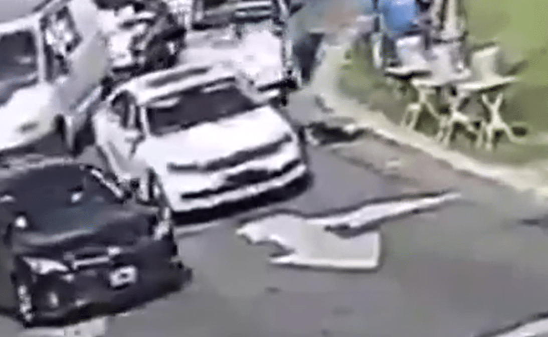 Un conductor le pegó en la cabeza a otro por una discusión vial y lo ...