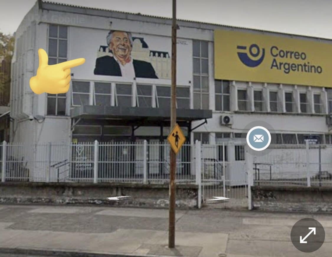 El Gobierno cubrió un mural de Néstor Kirchner en la sede del Correo ...