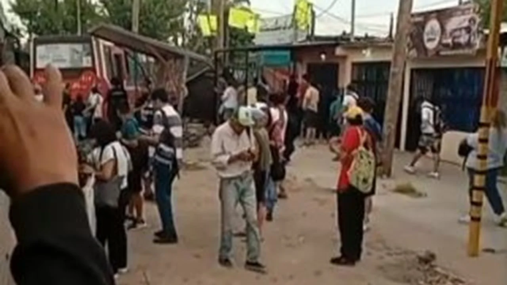 colectivo atropelló personas murió