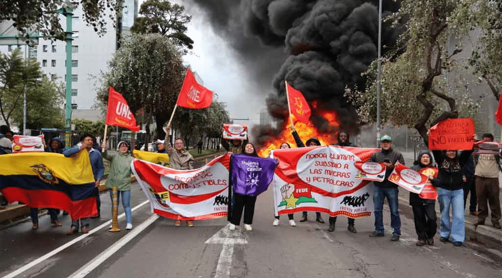 Ecuatorianos realizan nuevas movilizaciones contra el gobierno de Noboa