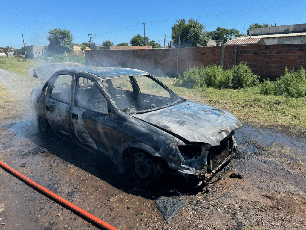 incendió auto San Nicolás