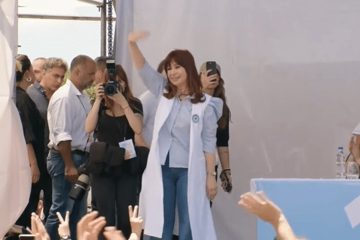 Cristina Kirchner En Rosario Milei Ya Que Sos Tan Guapo Desregul Los Medicamentos Diario