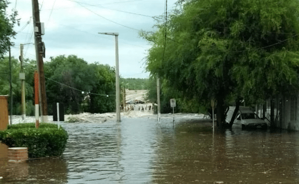 Córdoba: la crecida del río Anisacate aisló a la comunidad de Villa Los Aromos