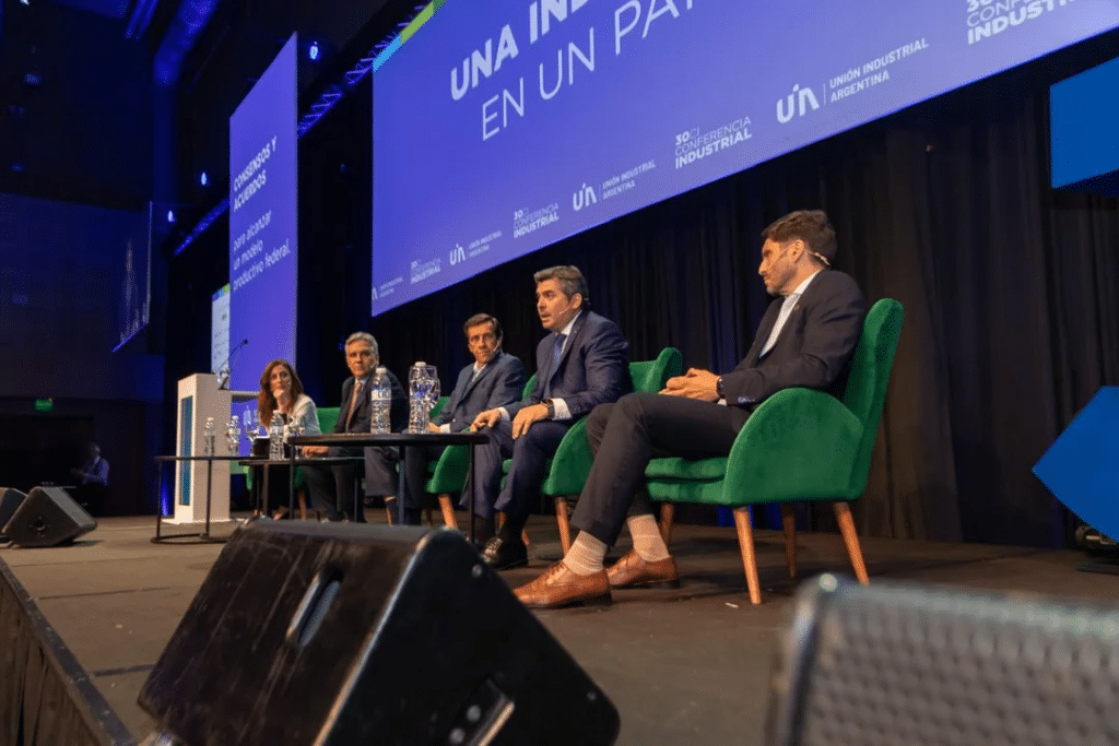 Orrego: "Veo una recuperación de la economía en el 2025 de la mano del agro, la minería y la industria"