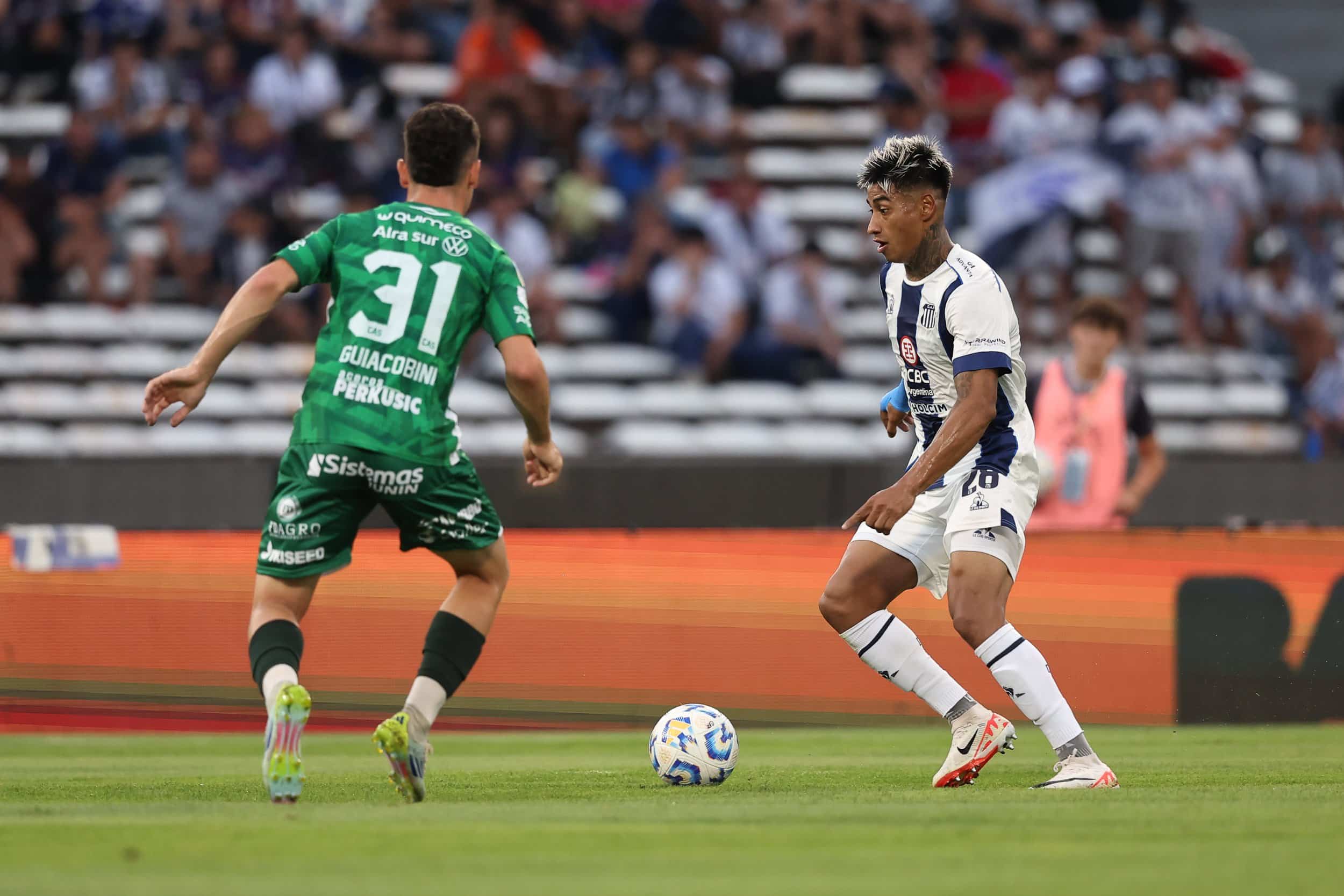 Talleres batió a Sarmiento y no se baja de la pelea | Diario El Norte ...
