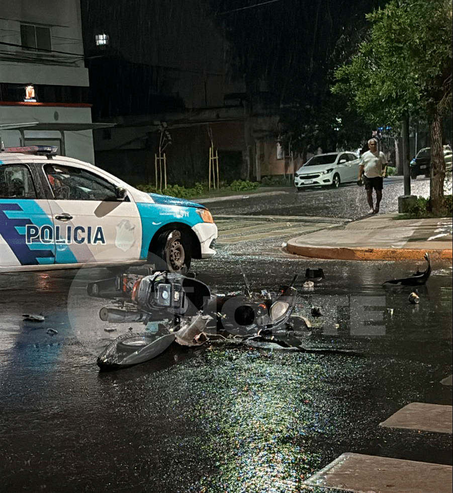 Colisionaron dos vehículos en Av. Viale y Francia