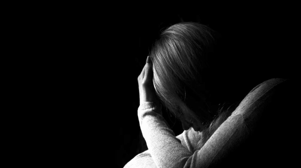 hombre por amenzas y violar joven