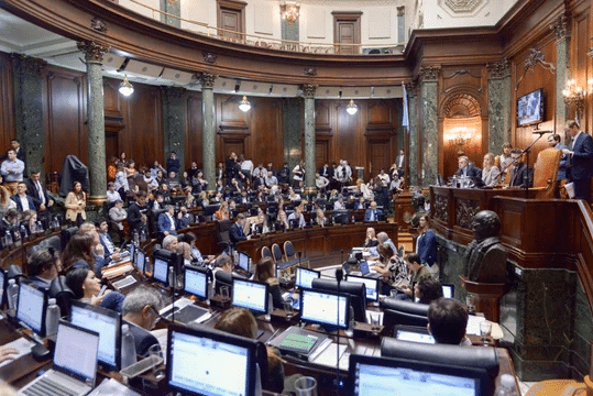 Cromañón: la Legislatura porteña aprobó casi por unanimidad la asistencia vitalicia para sobrevivientes y familiares