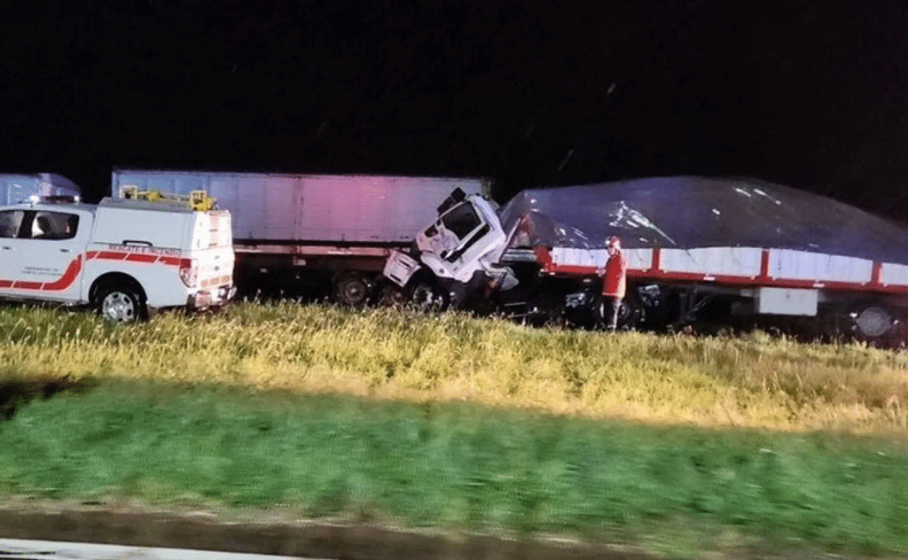 Choque Fatal En La Autopista Rosario C Rdoba En Medio De Una Fuerte Tormenta Un Muerto Y Cuatro