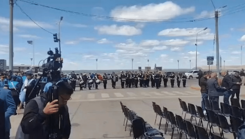acto oficial banda vino