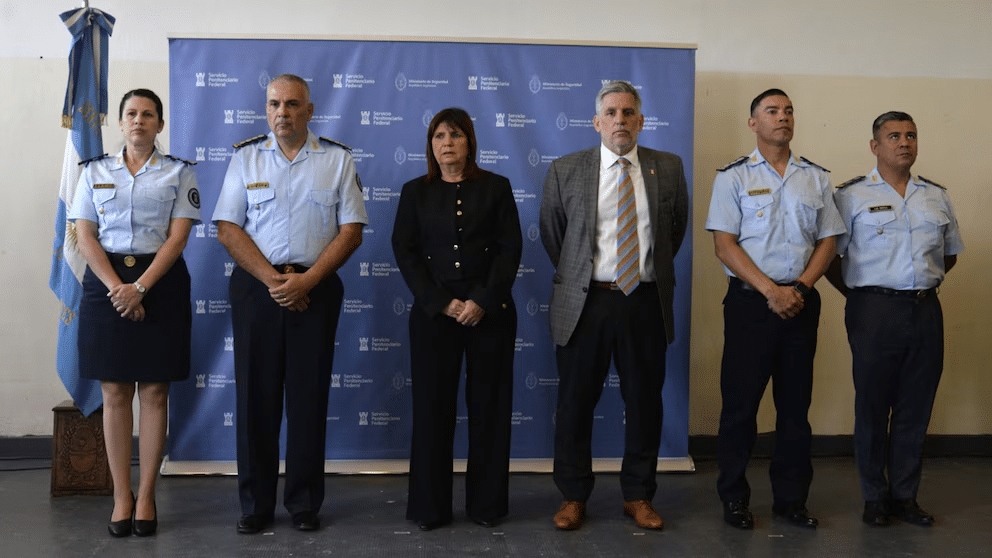 Gobierno presos limpiar cárceles resolución Bullrich