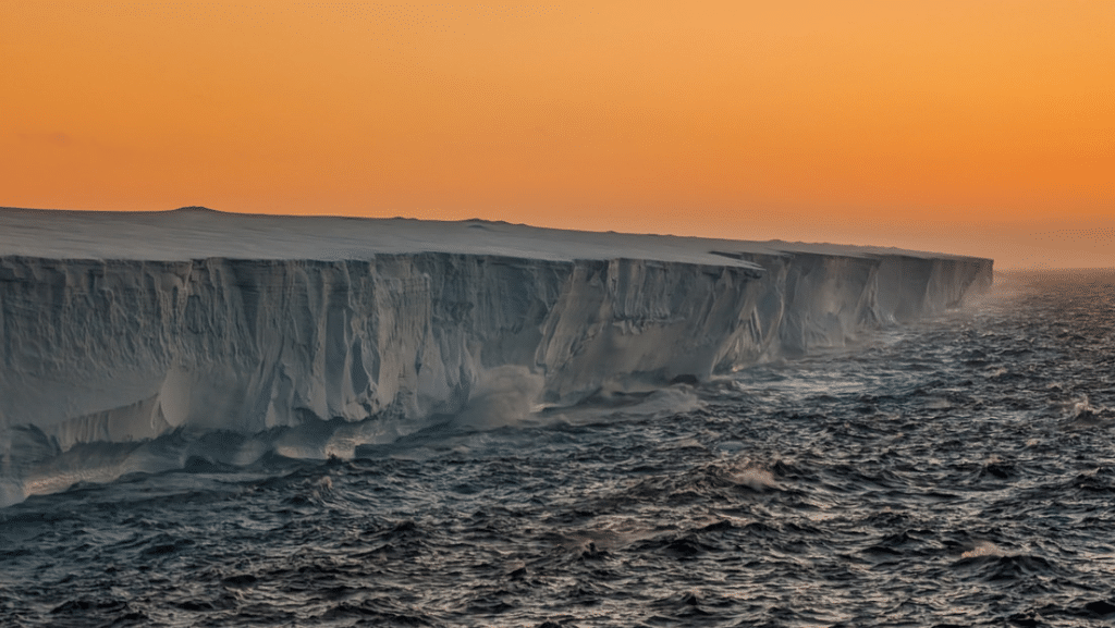 Iceberg grande Georgias del Sur