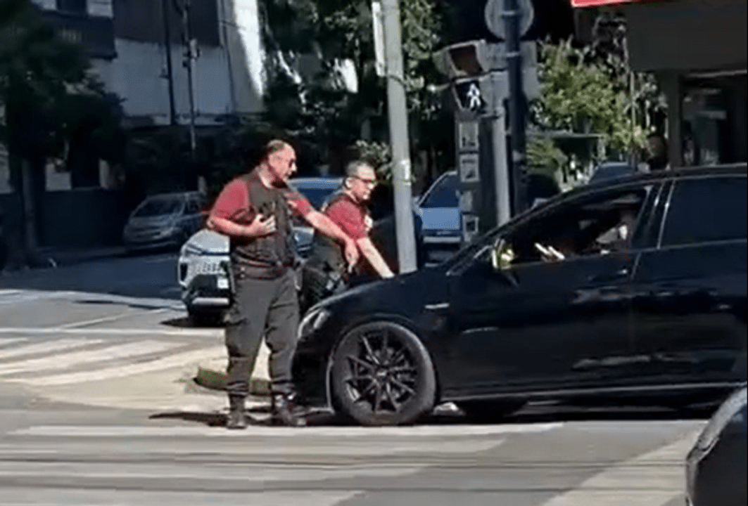 Imputaron al joven que escapó de un control y atropelló a dos policías ...