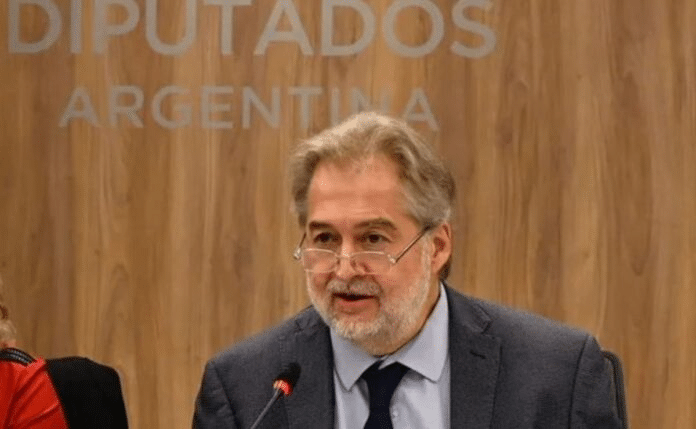 Tensión: un diputado de UxP se fue del bloque con críticas a Cristina Kirchner
