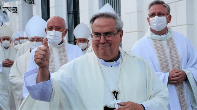 El arzobispo de Córdoba advirtió que la nueva política de medicamentos del PAMI es una "eutanasia encubierta"
