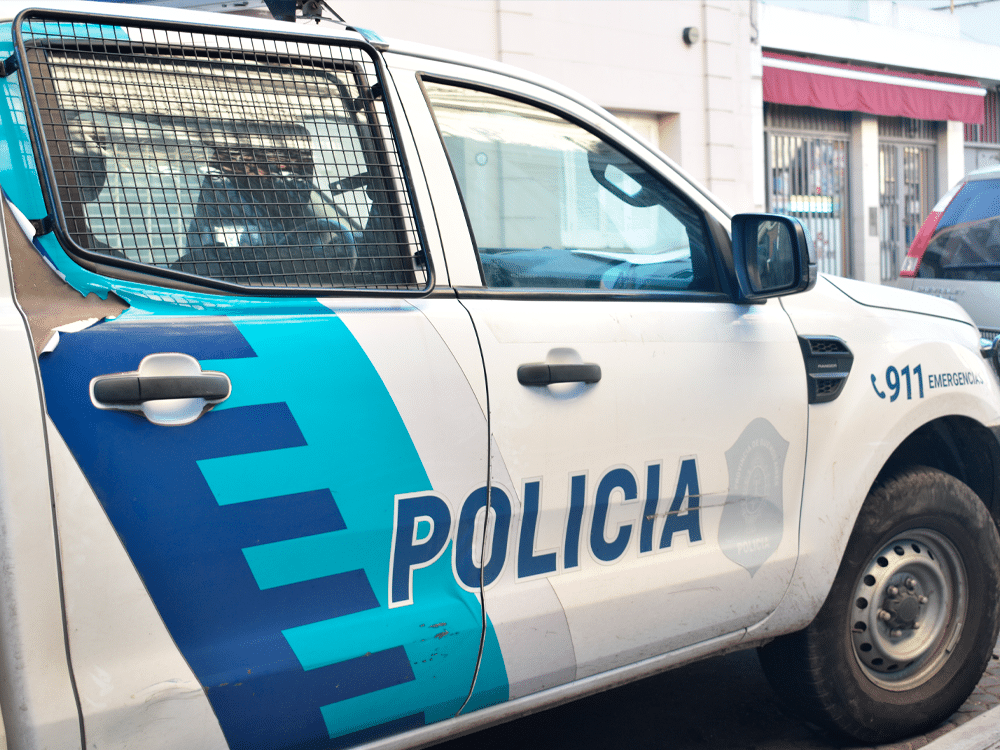 joven embistió efectivo policial operativo lesiones policía