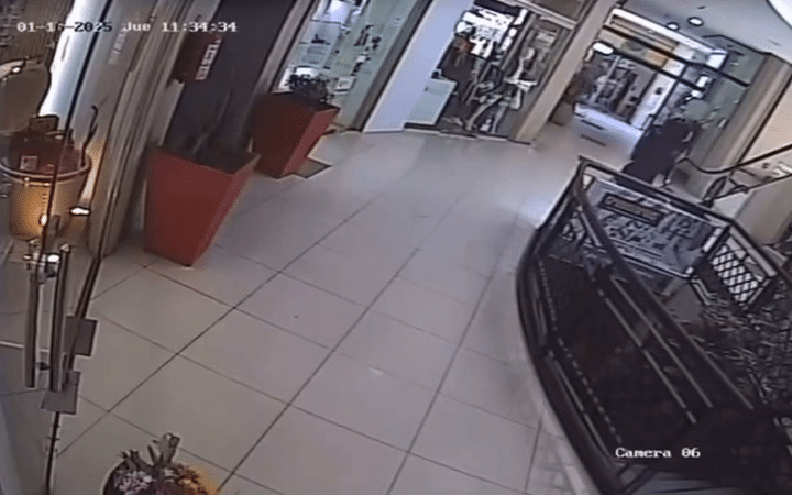 golpe comando en Hudson robo comercial millonaria