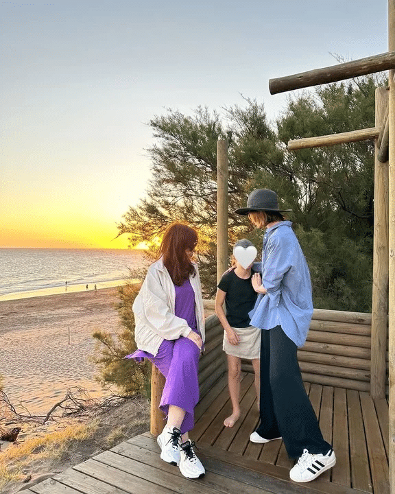 Las fotos de Cristina Kirchner en Monte Hermoso con su hija Florencia y su nieta Helena