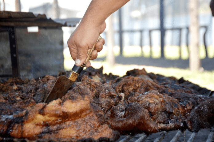 Kicillof se quejó de los que “militan el ajuste” y apuntó a la caída del consumo de carne