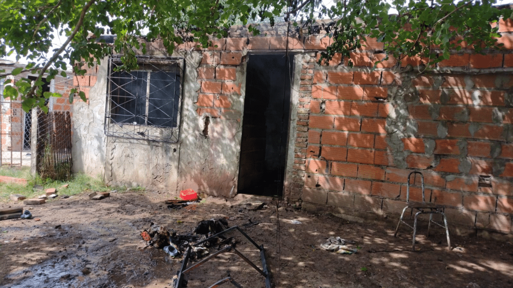 incendio casilla bomberos cuartel extinción