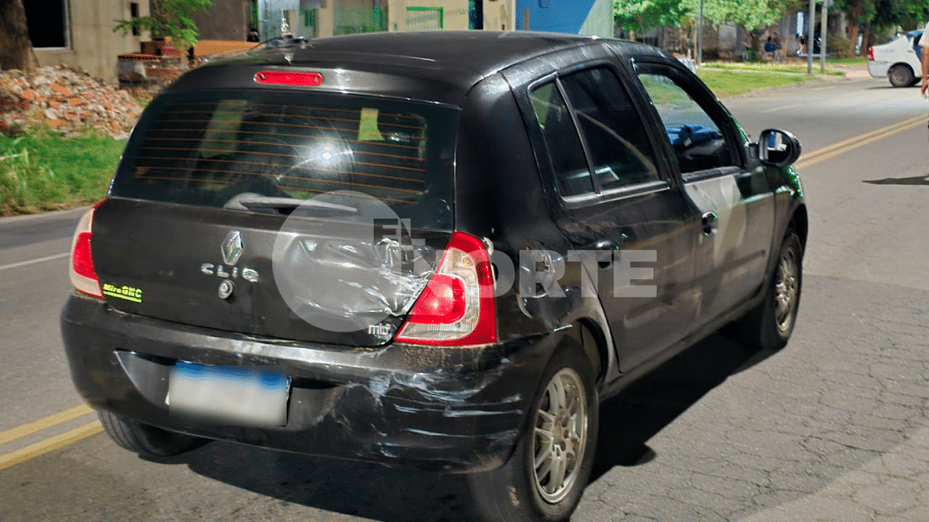 Colisión en cadena en Av. Moreno y Ugarte involucró a un patrullero y dos automóviles