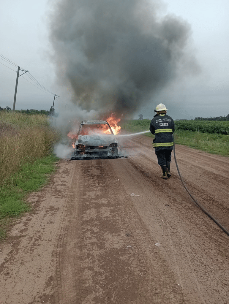 incendio de vehículo Las Manzanitas
