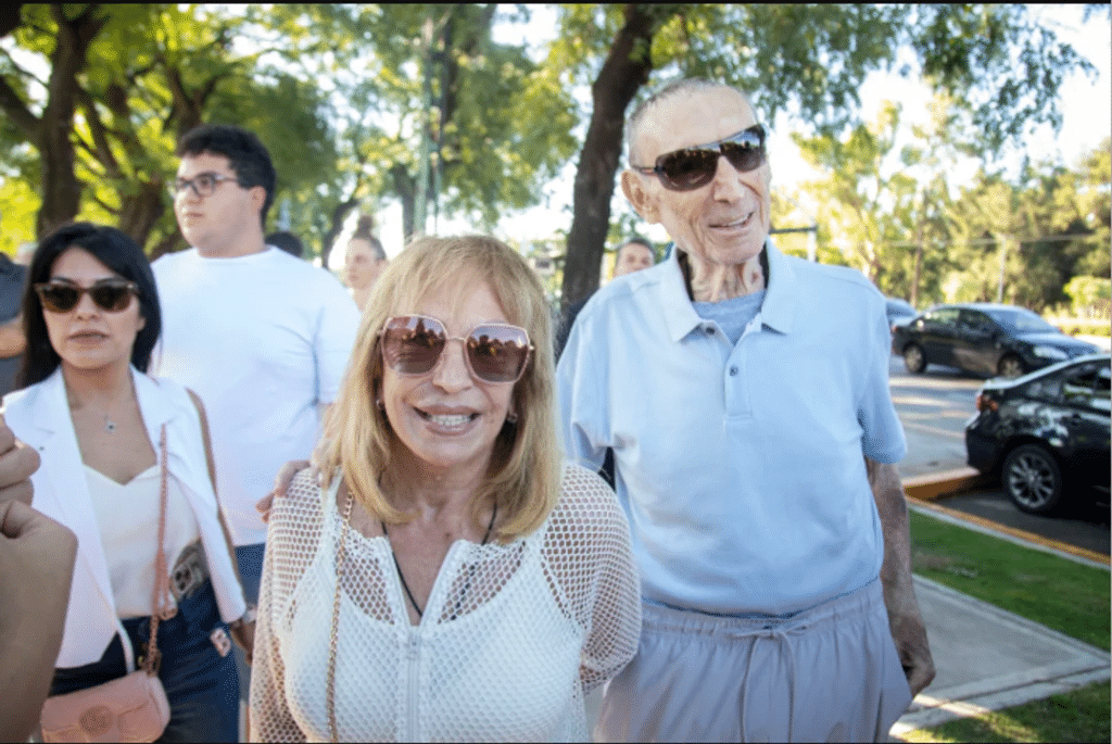 Los padres de Milei presentes en el acto de afiliación de LLA