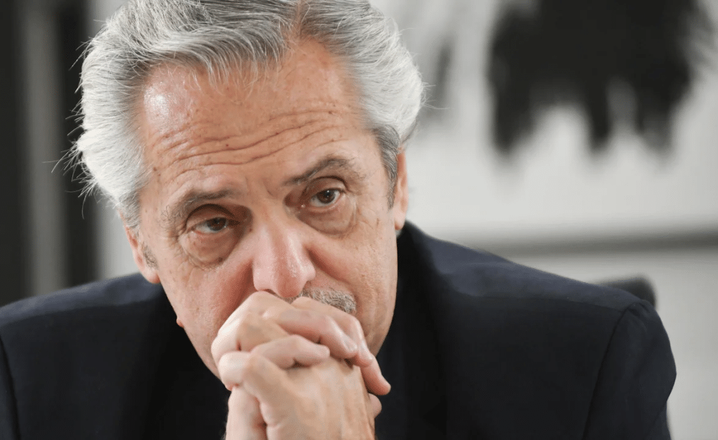 Alberto Fernández: "No es casual que el abogado de Fabiola haya salido a defender la estafa de Milei"