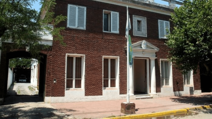 Lobería: un hombre fue detenido por rociar con nafta a su expareja y amenazarla con prenderla fuego